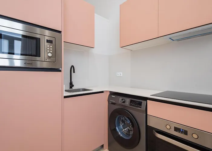 Florit Flats - The Trafalgar Apartment II