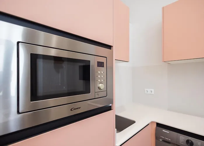 Florit Flats - The Trafalgar Apartment II